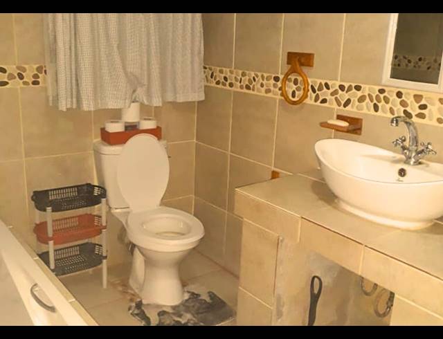 4 BEDROOM FREESTANDING FOR SALE IN MOOINOOI